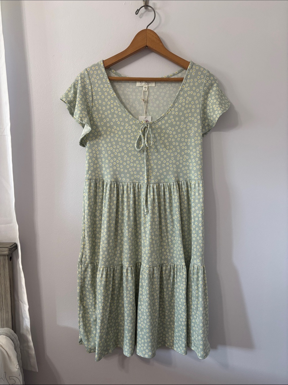 NWT Jessica Simpson Light Green Floral Tiered Short Sleeve Dress